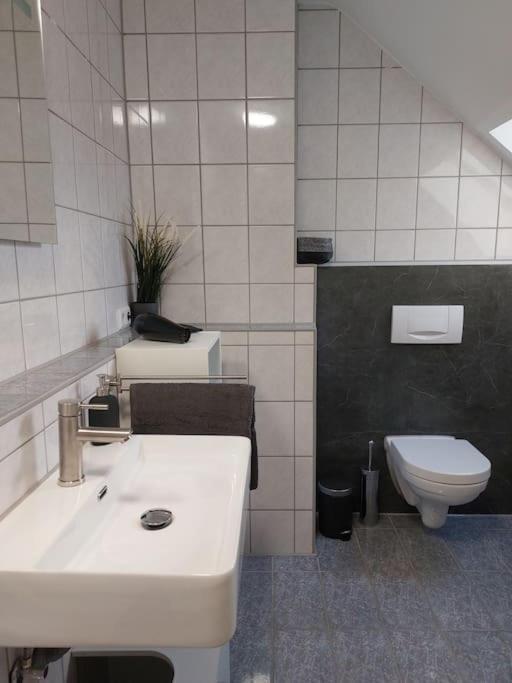Rooftop Apartmens Ulm - Komfortable Neue Gemeinschaftsunterkunft Im Herzen Von Ulm - Raum 1 Exterior foto